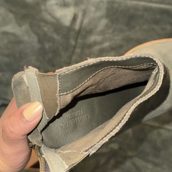 Urban Outfitters Women's Ankle Boots Sz 6 Moss Green Suede Block Heel Back Zip - Picture 7 of 8